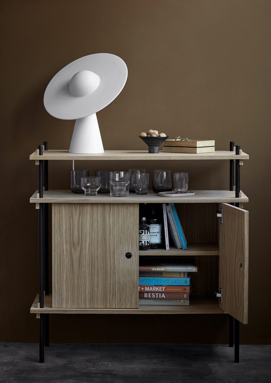 MOEBE_CERAMIC-TABLE-LAMP_IC_LOW-RES_03