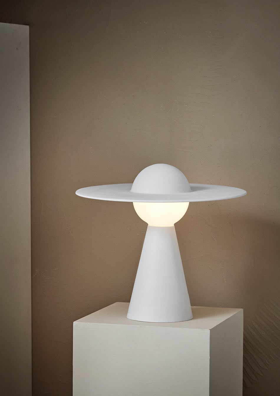MOEBE_CERAMIC-TABLE-LAMP_PP_LOW-RES_07