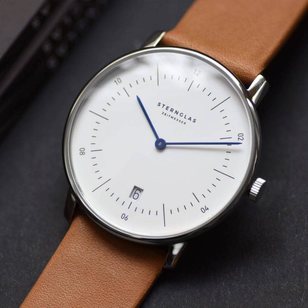 Naos White