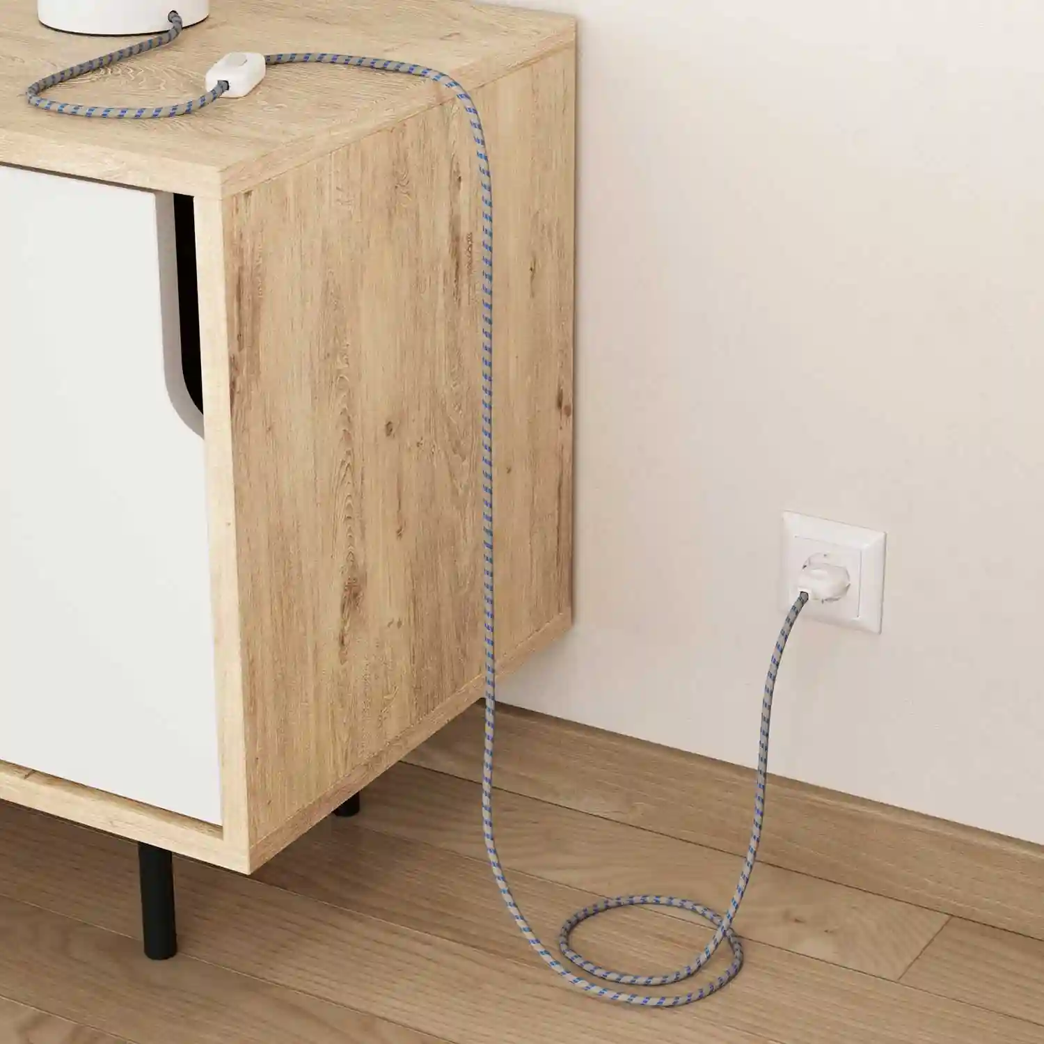 round-electric-cable-covered-by-steward-blue-stripes-cotton-and-natural-linen-rd55 (1)