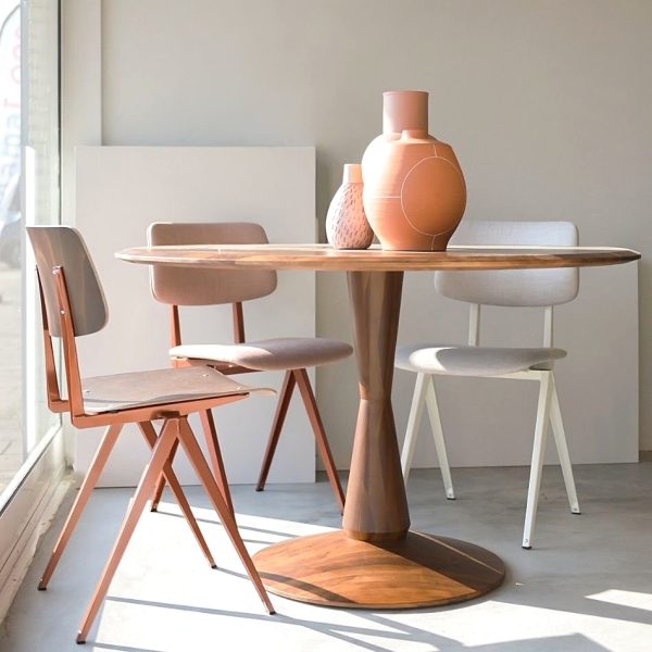 Volan Round Table