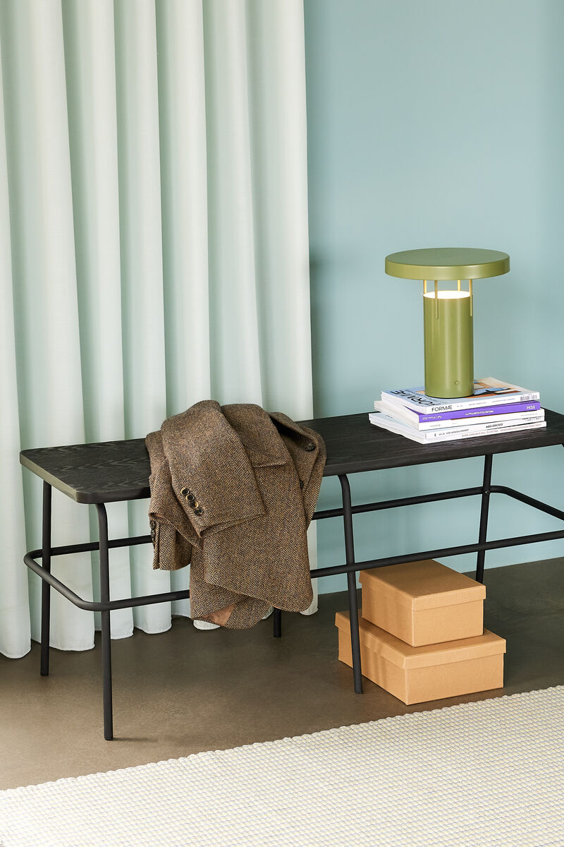 ash-bench-black-e2c1d53577c71b4625069d078883603e